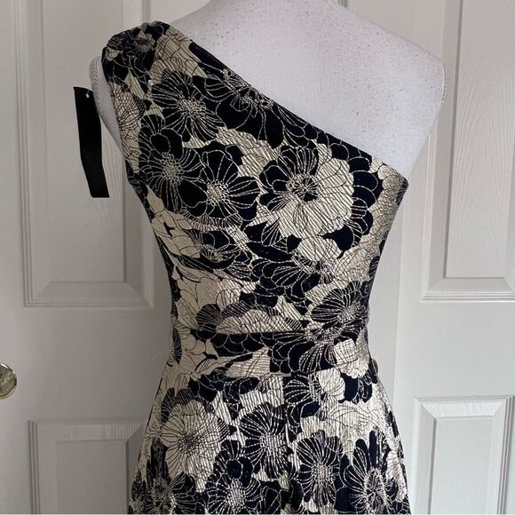 Betsy & Adam GWEN" LONG ONE SHOULDER WRAP FOIL FLOWER DRESS Sz 12 NEW MSRP $289 - Picture 9 of 12
